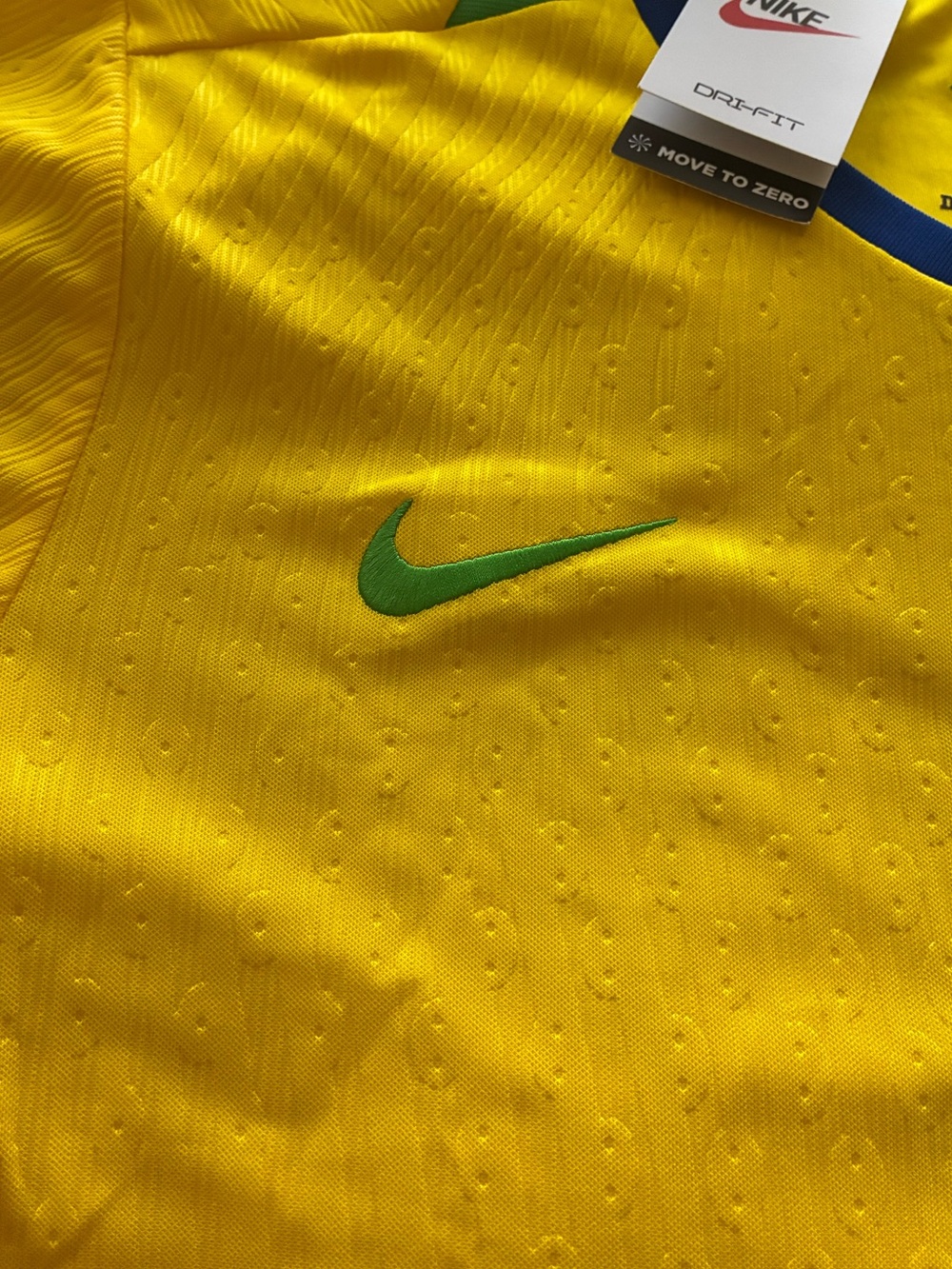 NIKE BRAZIL SOCCER TEAM 25/26 WORLD CUP JERSEY - Picture 7 of 14